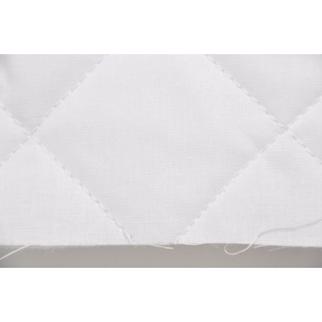 Matelassé fil sur tissu, Double face, Carré 5x5 Blanc Matelassé fil sur tissu, Double face, Carré 5x5 Blanc